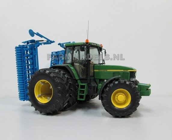 349. John Deere 7810