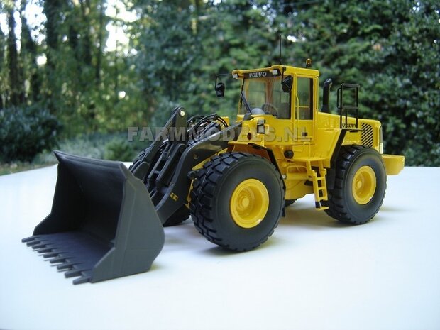 922. Volvo L220E shovel, compleet verbouwd