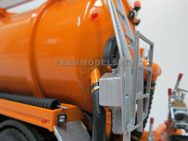 PVC Mestopleggertank ZONDER toebehoren 1:32 