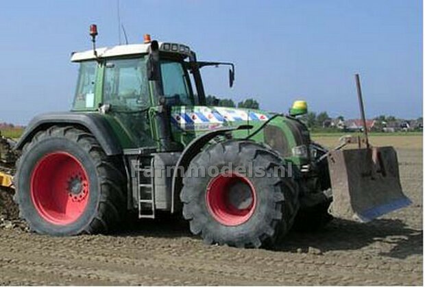 Friese Vlag stickers 2 stuks 20 x 80,6 mm Pr&eacute;-Cut Decals 1:32 Farmmodels.nl