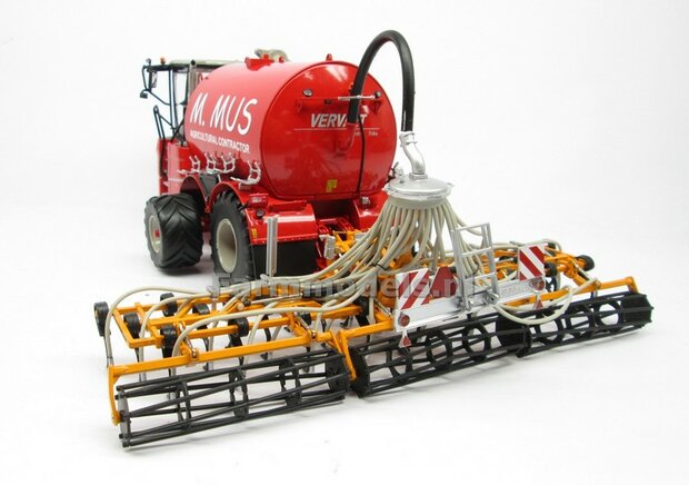 COMBISET: ND-VERVAET Hydro Trike XL, RED TANK + M. MUS LOGO +VMR VEENHUIS Bemester met verkruimelrollen 1:32 Marge Models  MM1819-MUS-5-COMBI