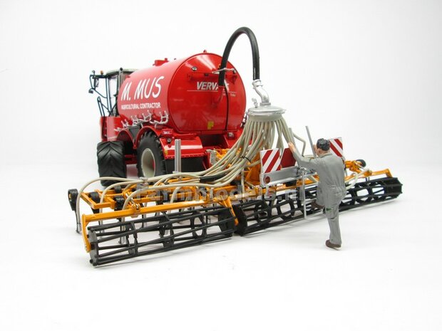 COMBISET: ND-VERVAET Hydro Trike XL, RED TANK + M. MUS LOGO +VMR VEENHUIS Bemester met verkruimelrollen 1:32 Marge Models  MM1819-MUS-5-COMBI