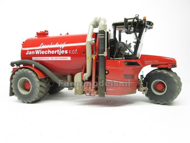 COMBISET: Dirty &amp; ND-VERVAET Hydro Trike STOF- &amp; MESTLOOK + VEENHUIS Bouwlandbemester (Verkruimelrollen) RED TANK + Wiechertjes LOGO 1:32   MM1819-Wiechertjes-3-COMBI-D