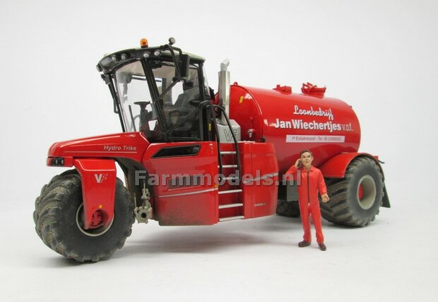 COMBISET: Dirty &amp; ND-VERVAET Hydro Trike STOF- &amp; MESTLOOK + VEENHUIS Bouwlandbemester (Verkruimelrollen) RED TANK + Wiechertjes LOGO 1:32   MM1819-Wiechertjes-3-COMBI-D