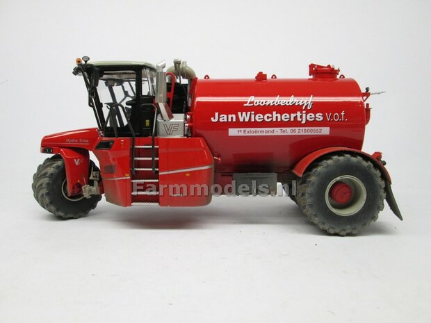 COMBISET: Dirty &amp; ND-VERVAET Hydro Trike STOF- &amp; MESTLOOK + VEENHUIS Bouwlandbemester (Verkruimelrollen) RED TANK + Wiechertjes LOGO 1:32   MM1819-Wiechertjes-3-COMBI-D