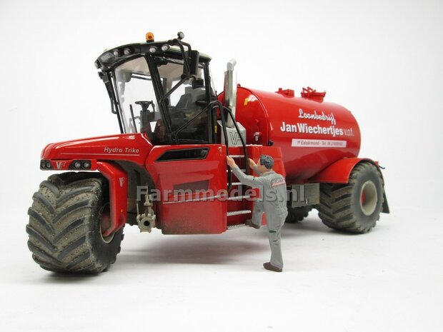 COMBISET: Dirty &amp; ND-VERVAET Hydro Trike STOF- &amp; MESTLOOK + VEENHUIS Bouwlandbemester (Verkruimelrollen) RED TANK + Wiechertjes LOGO 1:32   MM1819-Wiechertjes-3-COMBI-D