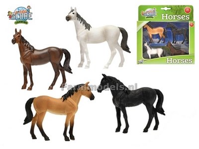 Huh Vestiging Geschikt Paarden 4 stuks, set bestaat uit 1x zwart, 1x bruin, 1x blond en 1x wit  paard 1:32 Kids Globe 570199 - Farmmodels - Miniaturen - Onderdelen -  Stickers - Banden